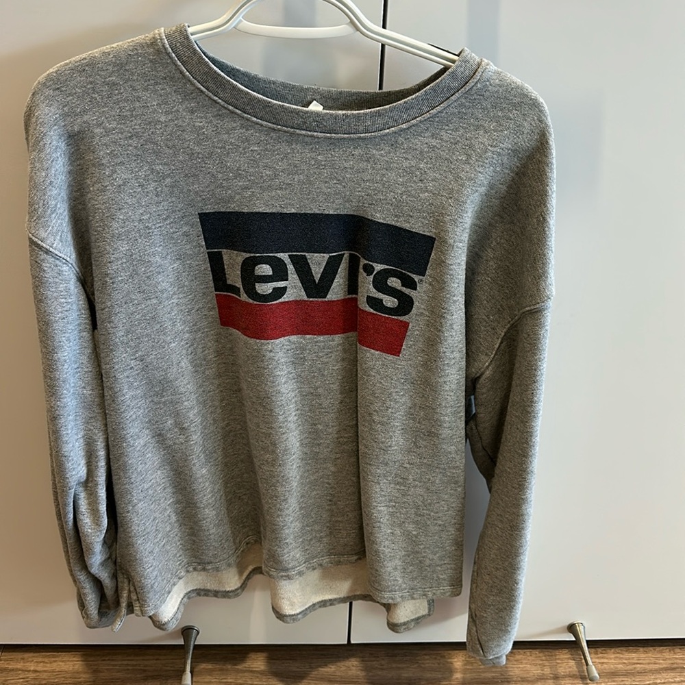 Levi’s crewneck